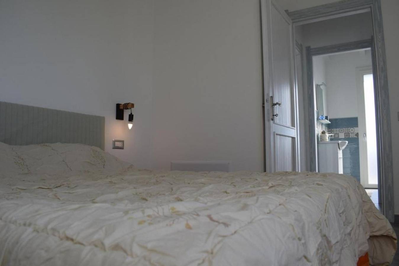 Moon – Double Room with Private Bathroom in Quartu Sant'Elena, Campidano