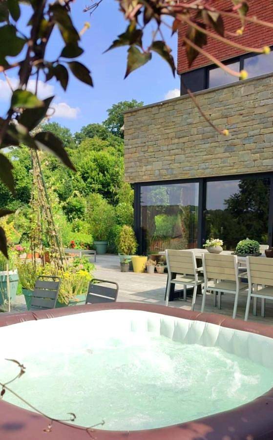 Alojamiento y desayuno para 2 personas, con terraza además de jardín y vistas - 1