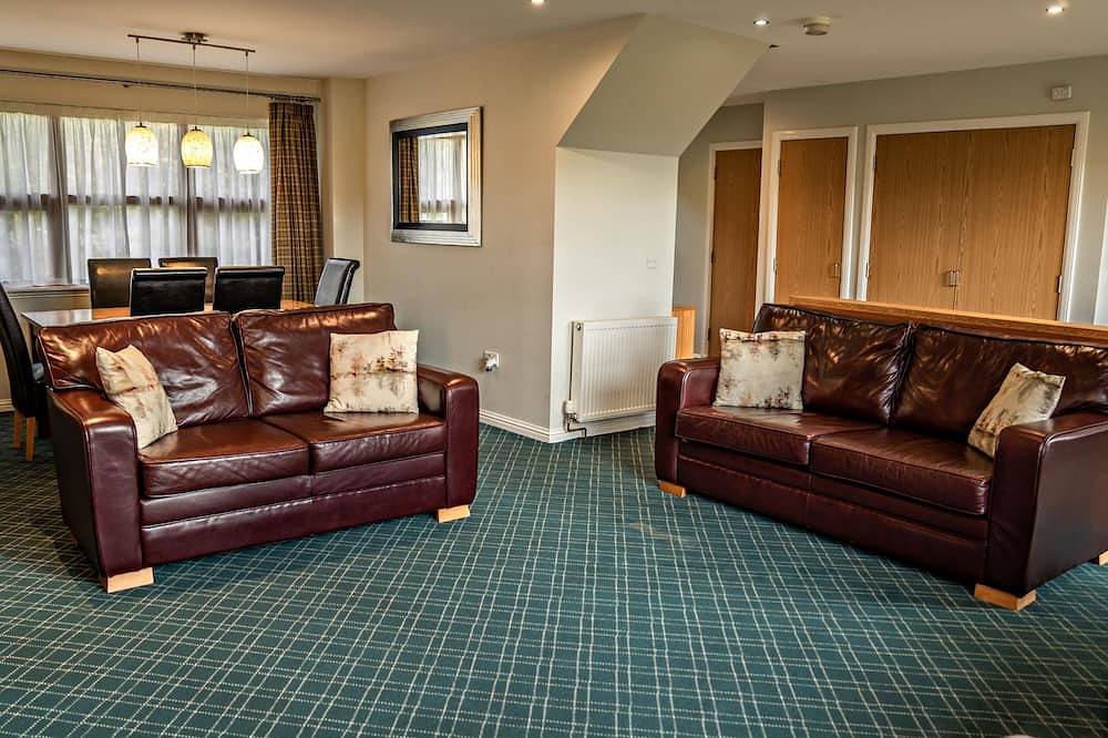 Mellerstain Lodge (No.2) Pets allowed - sleeps 6 guests  in 2 bedrooms in Loch Lomond, Stirling und Umgebung