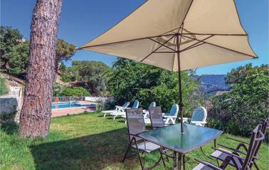 Beach House for 8 People in Sant Cebrià de Vallalta, Maresme, Photo 2