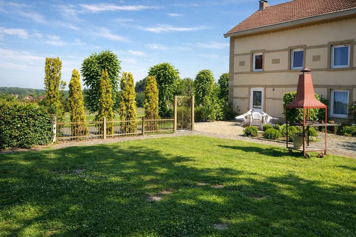 Ferienhaus für 7 Personen, mit Terrasse und Balkon/Terrasse