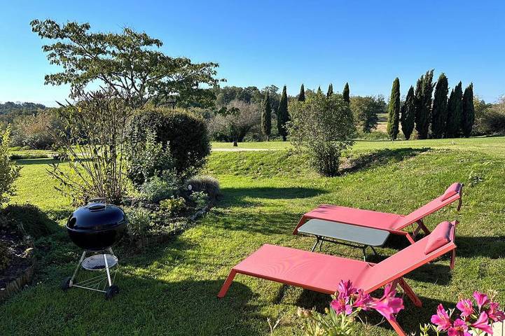 Location de vacances pour 5 personnes, avec piscine ainsi que terrasse et jardin à Saint-Caprais-de-Bordeaux