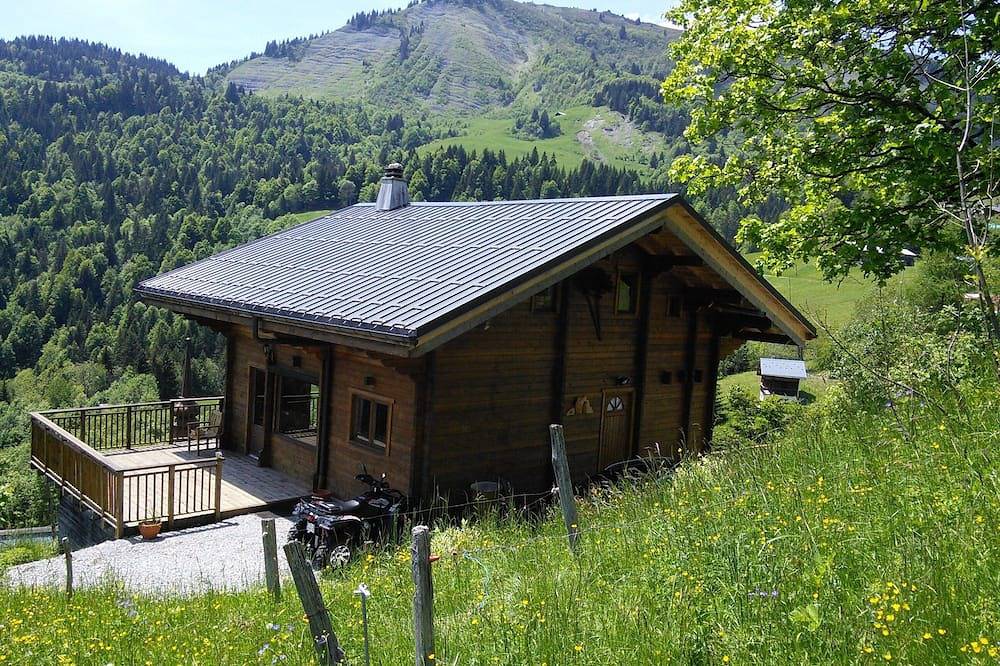Chalet Independent Vie Massifs Aravis - Mont Blanc And Beaufortin in Saint-Nicolas-la-Chapelle, Albertville region