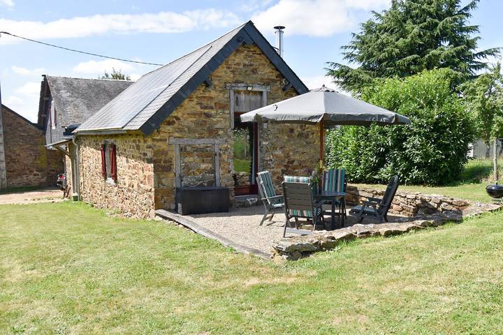 Gîte pour 4 personnes, avec piscine à La Croisille-sur-Briance