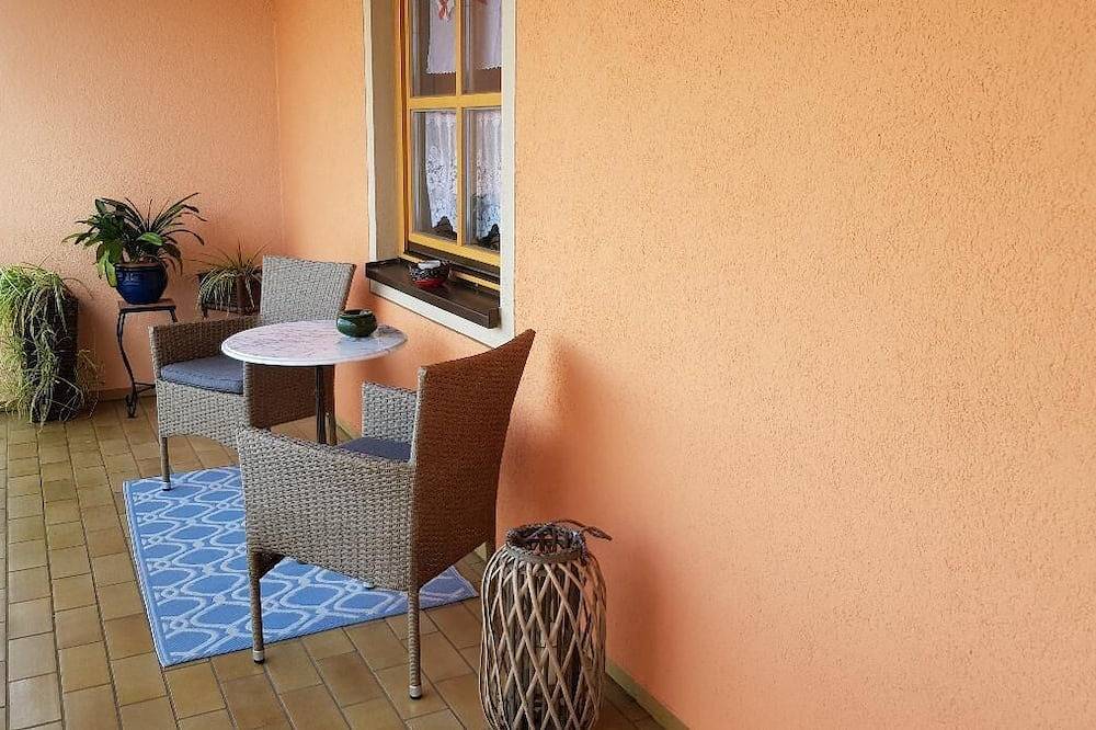 Ganze Wohnung, Liebevoll eingerichtete Dachgeschosswohnung (31qm) für 2 Personen in Viereth-Trunstadt, Fränkisches Weinland