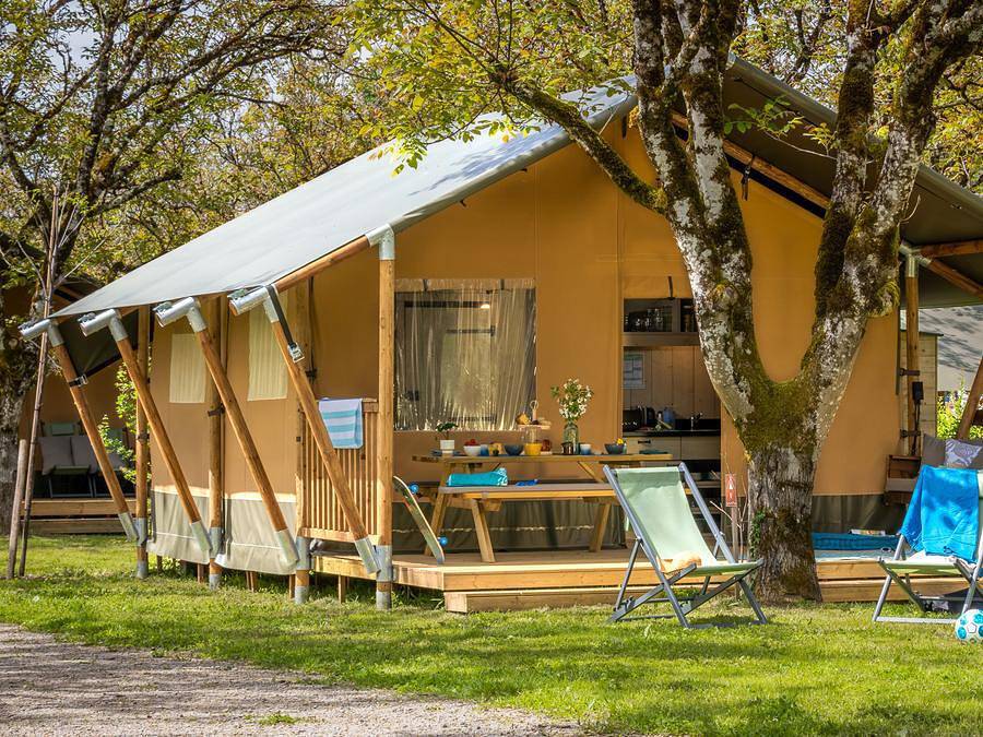 Village du Port  - Tente en toile et en bois 4 personnes - Lodge Woody - 2 chambres - 4 personnes in Saint-Sozy, Parc Naturel Régional des Causses du Quercy