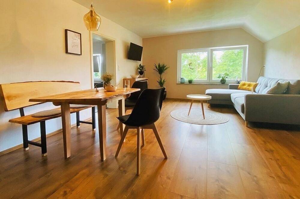 Ganze Wohnung, Moderne 5-Sterne Ferienwohnung mit großem Balkon \"Kösseine\" in Wunsiedel, Oberfranken
