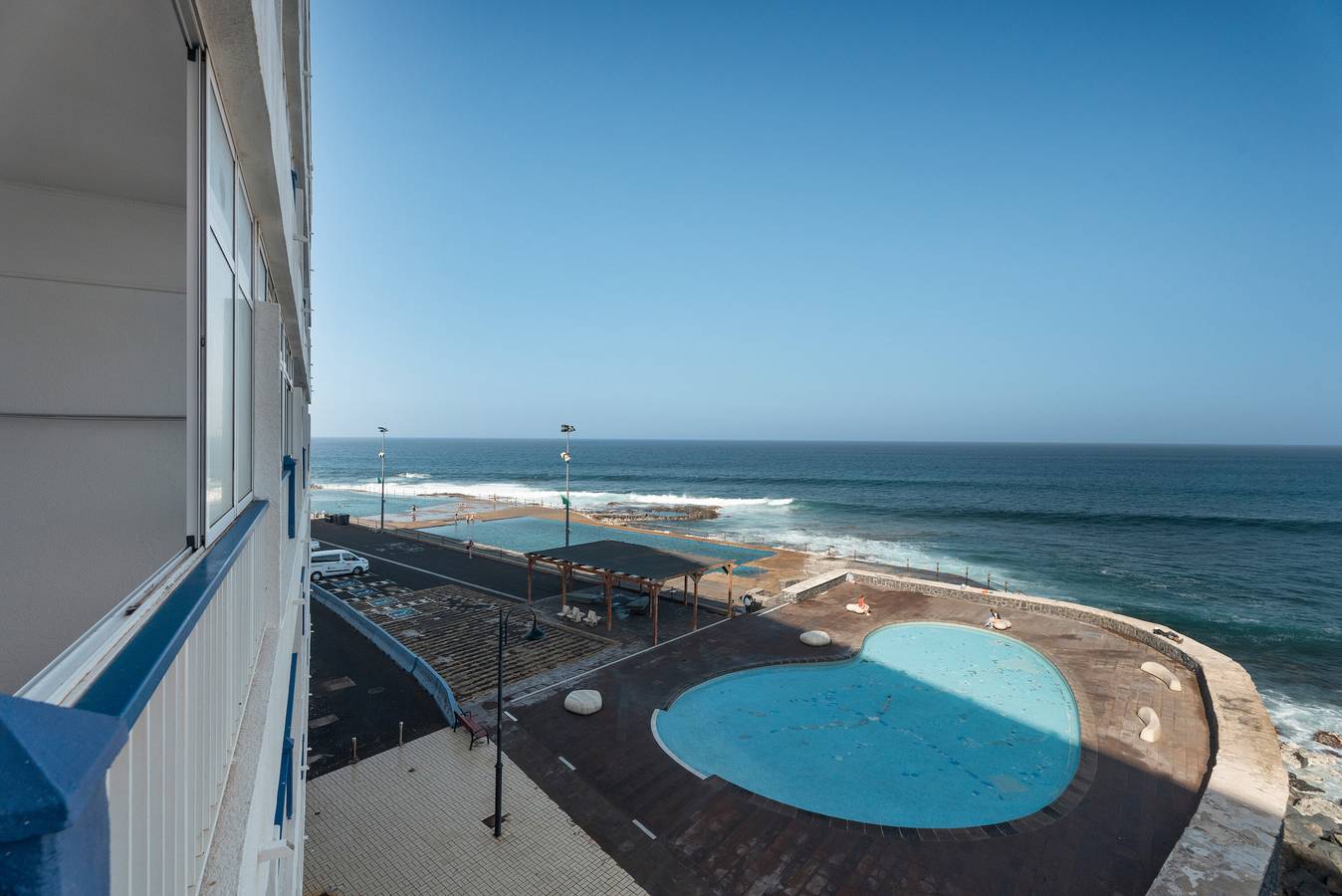 Apartamento entero, Vacaciones 'Bajamar Seaview' con vistas al mar, piscina compartida y Wi-Fi in Bajamar , San Cristóbal de La Laguna
