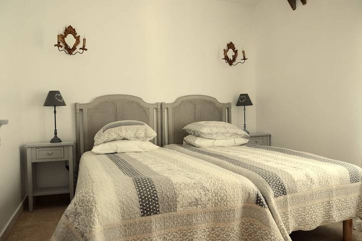 Location de vacances pour 6 personnes, avec terrasse et jardin à Plan-d'Orgon - 4