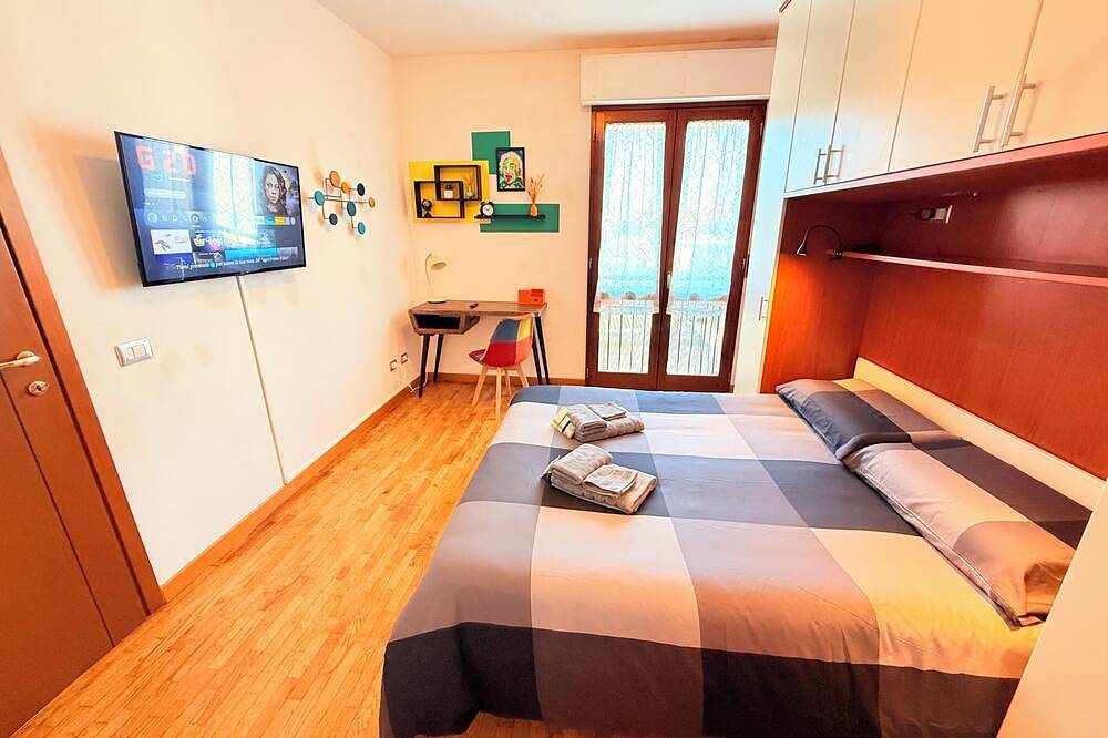 Entire apartment, Grosseto Center: Comfortable and Bright Apt facing the Corso in Grosseto, Grosseto Province