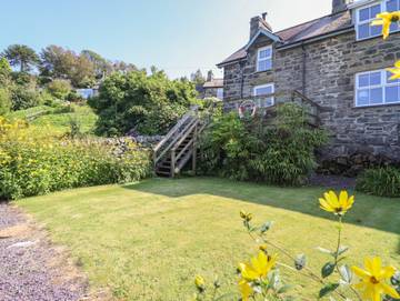 Log Cabin for 4 People in Harlech, Gwynedd, Photo 1