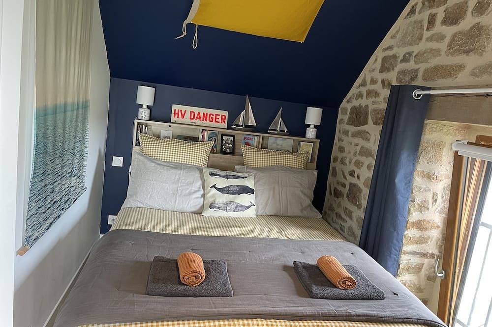 Charming renovated longère between land and sea in Quiberon Bay in Ploemel, Côte des Mégalithes