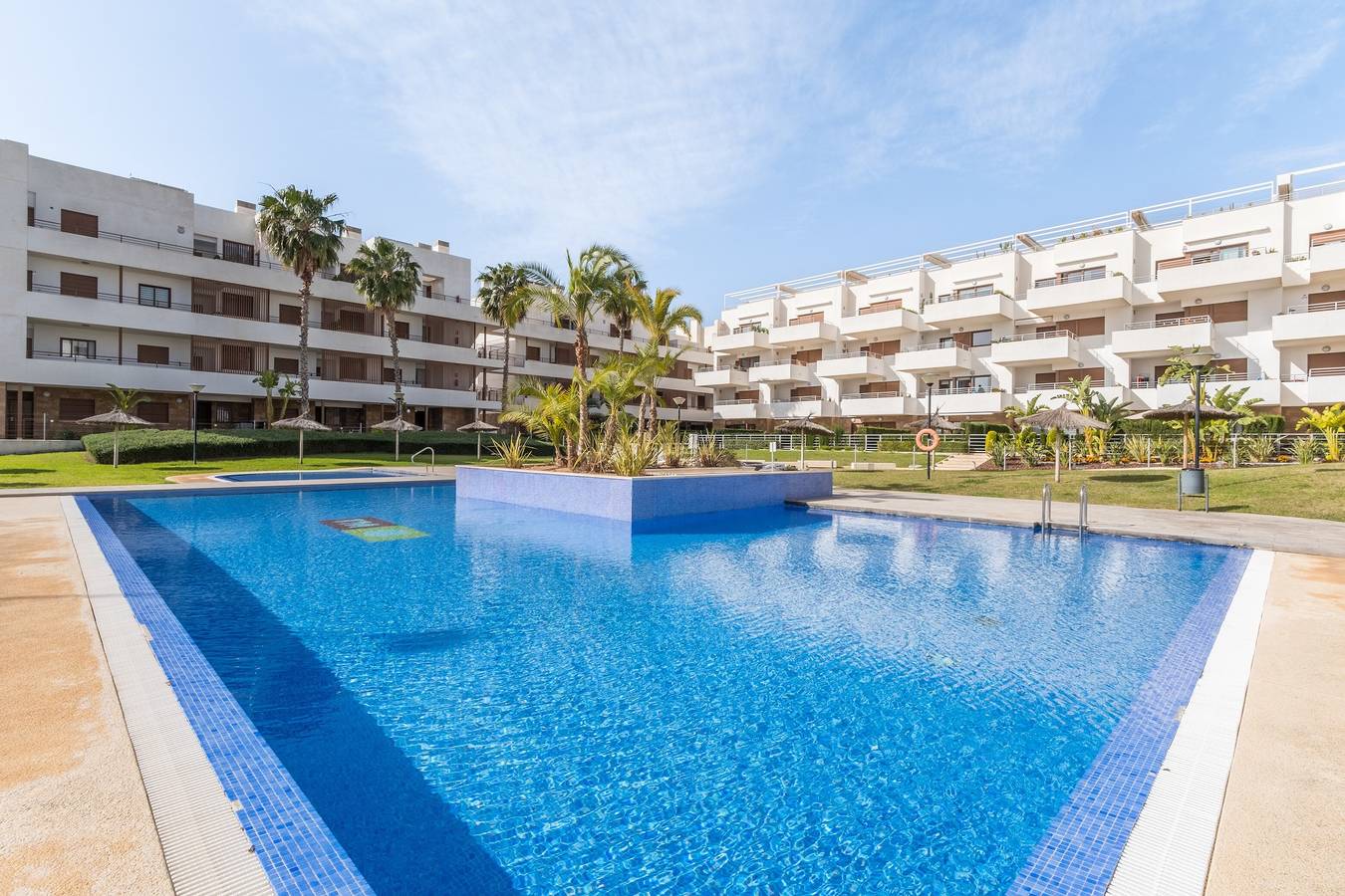 Geheel appartement, Appartement 'Terrazas de Campoamor Sunrise' met Privé Terras, Wifi en Airconditioning in Lomas de Don Juan, Orihuela