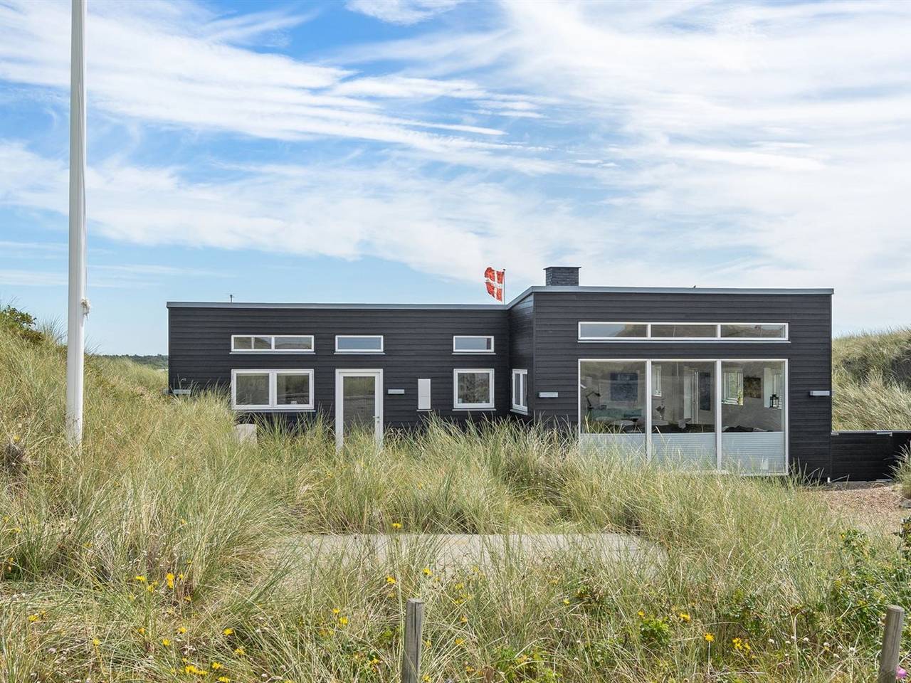 "Carstina" - 400m from the sea in Ringkøbing, Holmsland Klit