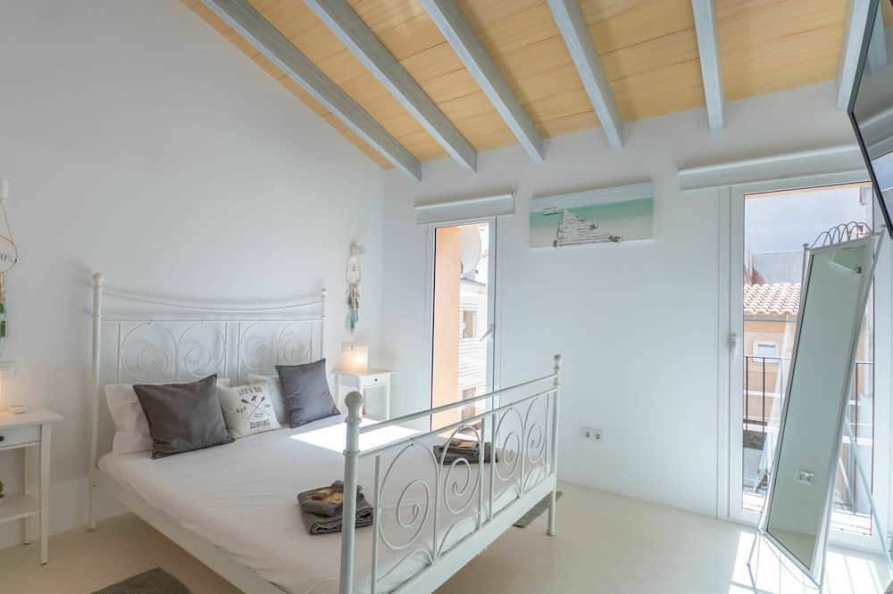 Beautiful private villa for 4 people with Wifi, private pool, A/C, Tv and patio in Artà, East Majorca