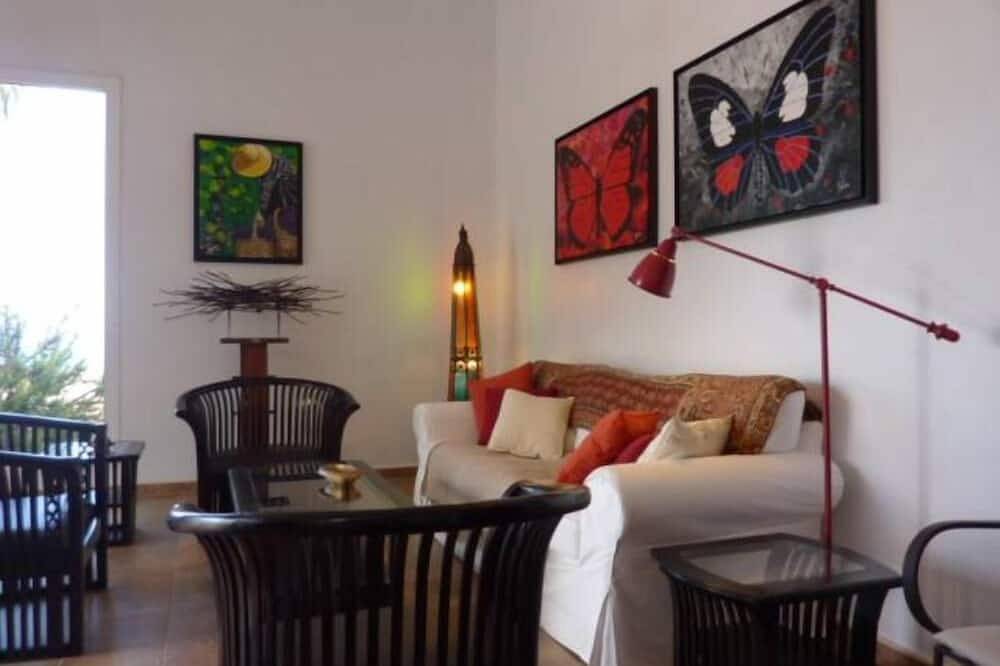Casa Ruby ; Vista panoramica; 2 Bedrooms  2 Bathrooms, Pool Heated in La Matanza de Acentejo, Tenerife Norte