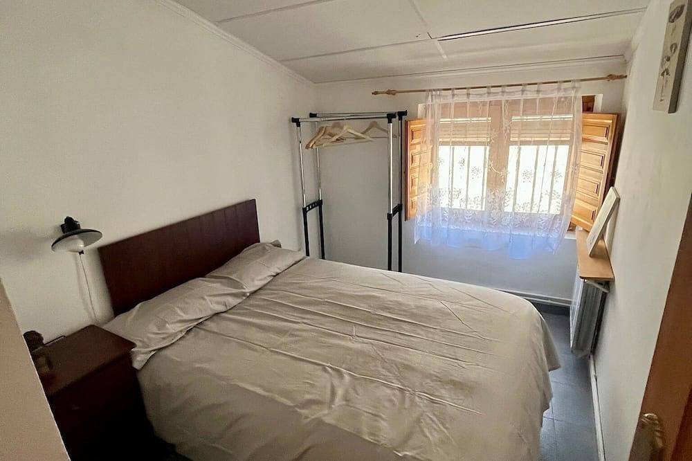 Enjoy a rural house with a wine cellar and a lot of leisure! in Carcelén, La Manchuela