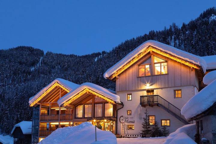 Apartmenthotel für 4 Personen, mit Garten und Ausblick sowie Sauna, mit Haustier in Alta Badia