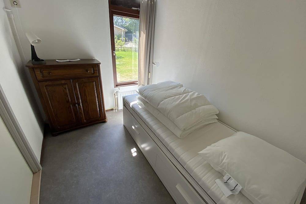 Vrijstaand vakantiehuis op rustig parkje in Scharendijke, Grevelingenmeer