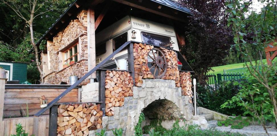 Wohnwagen für 2 Personen, mit Balkon/Terrasse in Tirol - 2