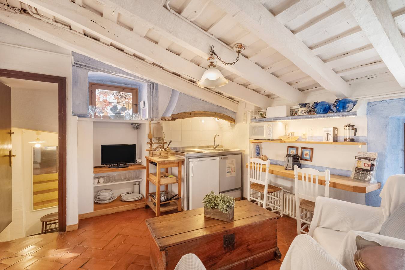 Ganze Wohnung, Ferienwohnung 'Casa Del Pastor-Burgarolas Dorf' mit Blick auf die Berge, Gemeinschaftspool und Wi-Fi in Castellterçol, Barcelona Binnenland