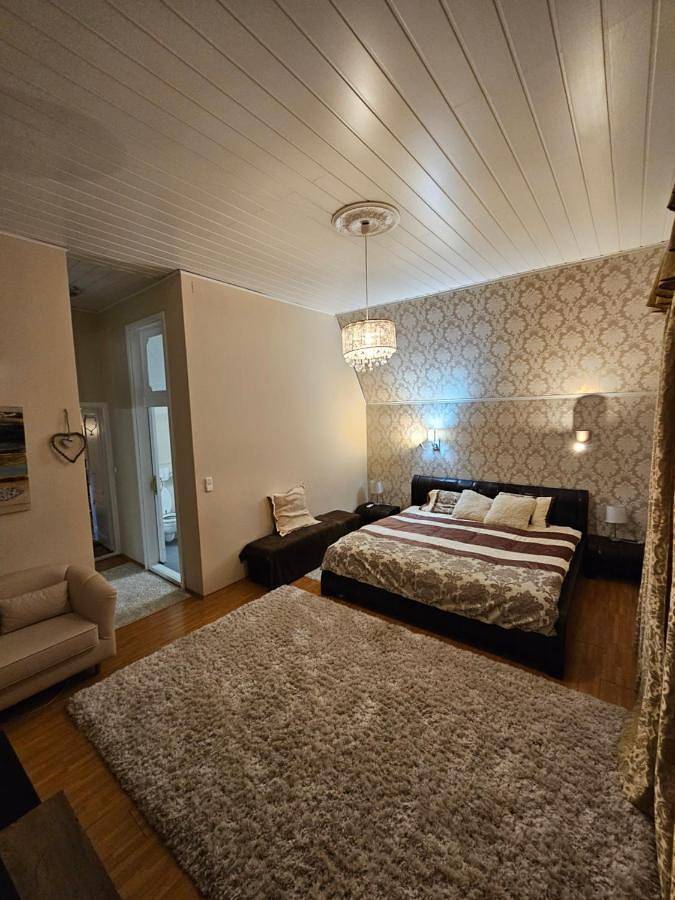 Villa in Budapest, Mittelungarn