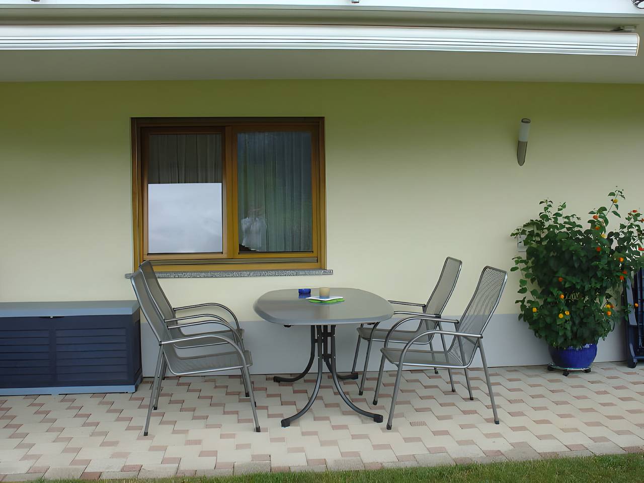 Ganze Wohnung, Ferienwohnung 'Bohnert' mit gemeinsamer Terrasse, Gemeinschaftsgarten und Wi-Fi in Fischerbach, Kinzigtal