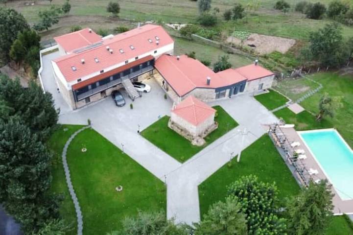 Cottage für 4 Personen, mit Balkon und Garten sowie Pool, mit Haustier - 1