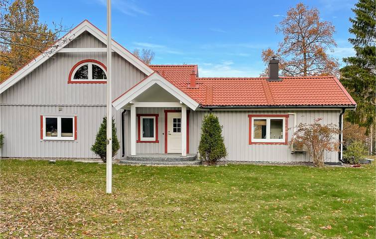 Hus för 4 Personer med sjöutsikt in Örebro kommun, Hjälmaren