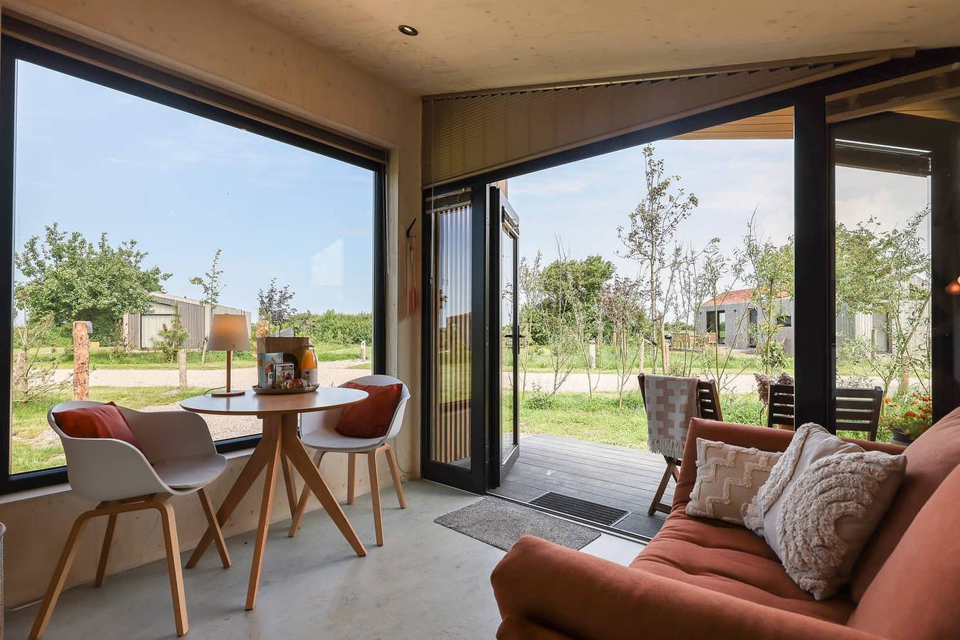 Compact tiny house for two in Westkapelle | Zeeuwse Liefde – Tiny House 13 in Westkapelle, Walcheren