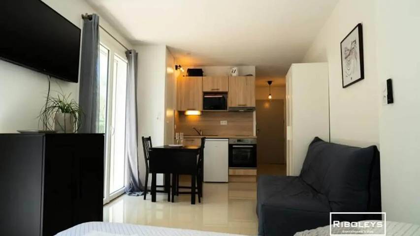 Gîte pour 5 personnes, avec Terrasse et Jardin dans Plage de la Farinette - 3
