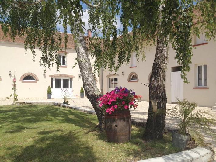 Location de vacances pour 2 personnes, avec vue ainsi que jardin et terrasse à Saint-Pierre-du-Perray - 2