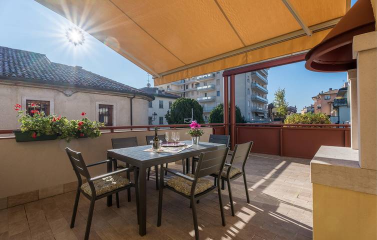 Appartamento di 130mq con parcheggio, aria condizionata e terrazza a Pieve di Soligo in Pieve di Soligo, Provincia di Treviso