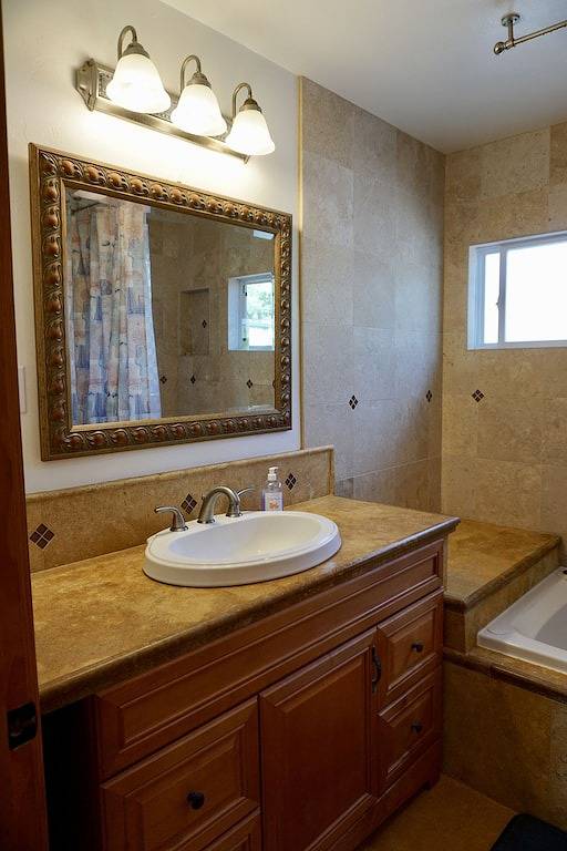 Haustier- und familienfreundliches Haus mit Meerblick, nur wenige Minuten von den Stränden und Legoland entfernt in Carlsbad, San Diego County