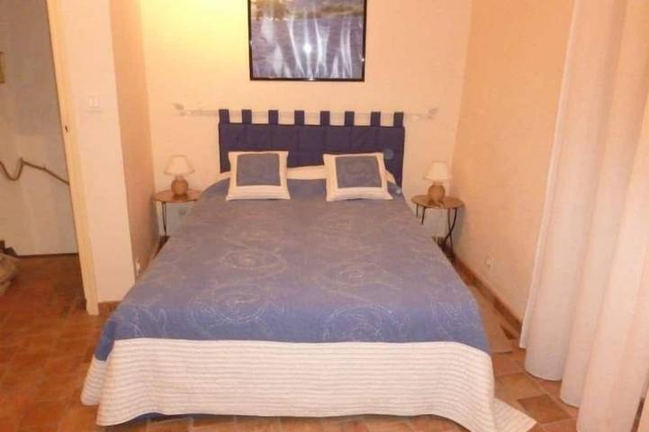 Location de vacances pour 10 personnes, avec jardin, animaux acceptés à Saint-Martin-de-Castillon - 4