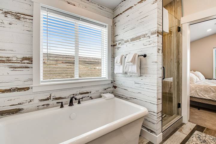 Vacation house for 26 people, with pool and yard as well as hot tub and sauna in Utah