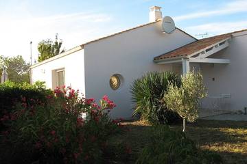 Cottage pour 5 personnes, avec terrasse et jardin à Saint-Hilaire-la-Forêt