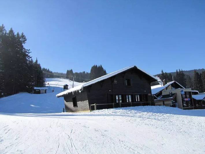 Chalet pour 12 personnes, avec balcon à Morillon