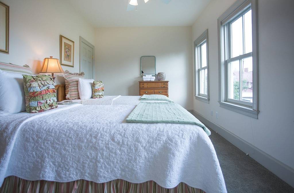 Ganze Wohnung, Bleib bei Lucky Savannah: Wunderschönes Oberhaus zu Hause, 1 Block zum Forsyth Park in Savannah, Chatham County