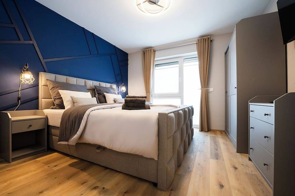 Ganze Wohnung, Ferienwohnung Raika / Komfort-Apartment Moers City / inkl. Tiefgaragenstellplatz in Moers, Niederrhein