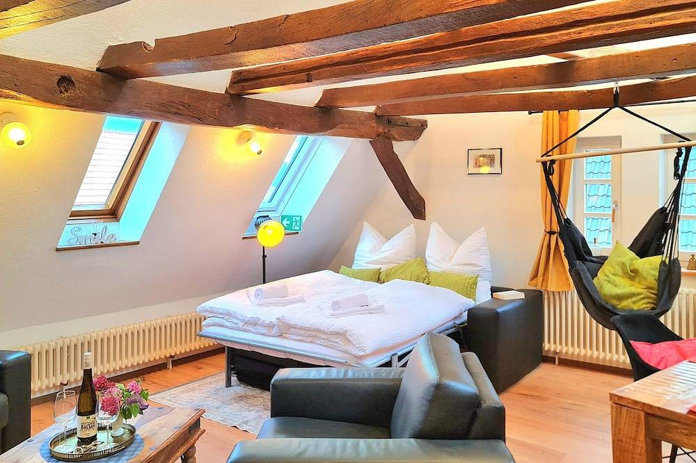 Ganze Wohnung, Avahome: Loftstyle Apartment mitten in Kandel, Wlan, Küche, Netflix, Parkplätze in Kandel, Rheinebene