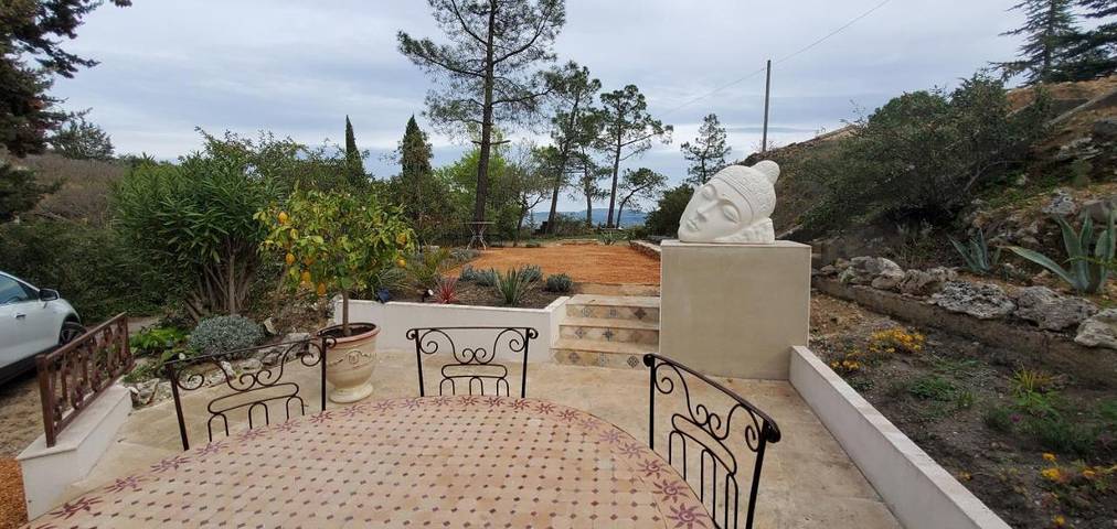 Location de vacances pour 2 personnes, avec jardin ainsi que vue et piscine à Saint-Ambroix - 2