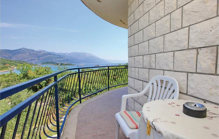 Ganze Ferienwohnung, Gemütliches Apartment am Strand mit Terrasse und Parkplatz – 100 m vom Strand entfernt in Račišće (Dalmatien), Korcula