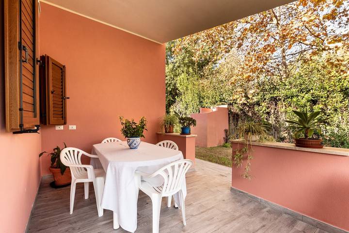 Beautiful Holiday Home “Villetta Coccinella” with Wi-Fi in Geremeas, Maracalagonis