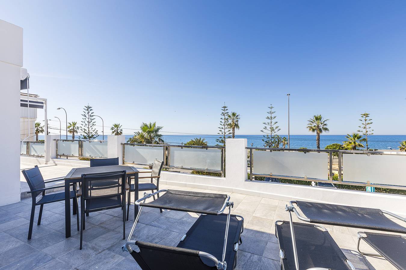 Entire apartment, A&N Benajarafe Grand Beachfront Villa Apartment – in Benajarafe, Vélez-Málaga