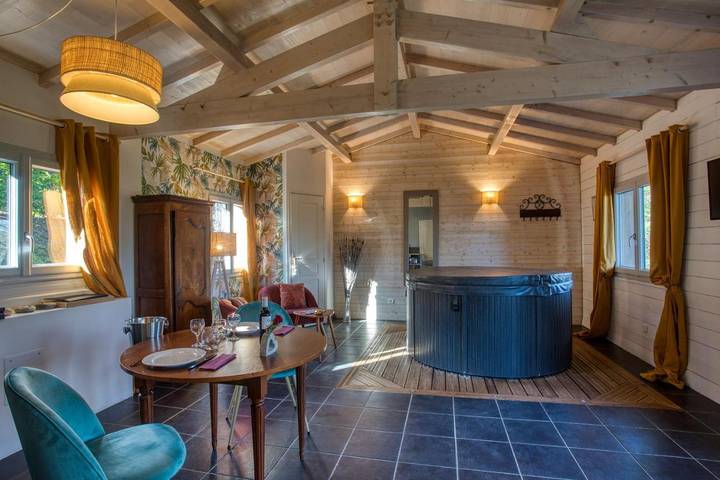 Gîte pour 2 personnes, avec vue et jardin à Saint-Cybranet - 4