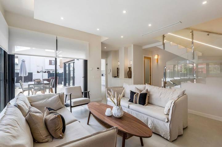 Location de vacances pour 8 personnes, avec jardin ainsi que terrasse et piscine dans Santiago de la Ribera - 4