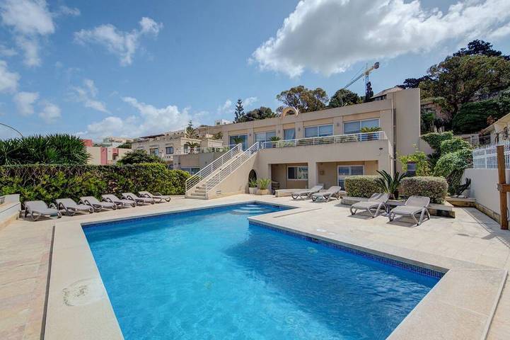 Ferienhaus für 16 Personen, mit Terrasse und Garten in Mellieha