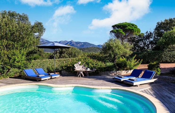 Villa pour 4 personnes, avec piscine et jardin à Figari