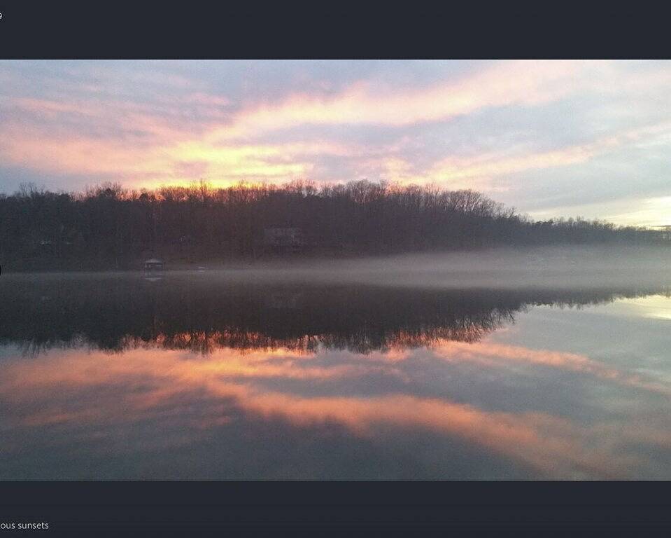 Blue Heron Cottage Cute Lake Front + Kayaks + Stars + Boat Launch & Slip in Lake Anna